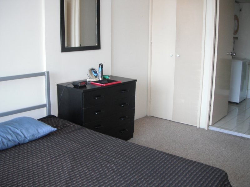 Clear Island Waters QLD 4226