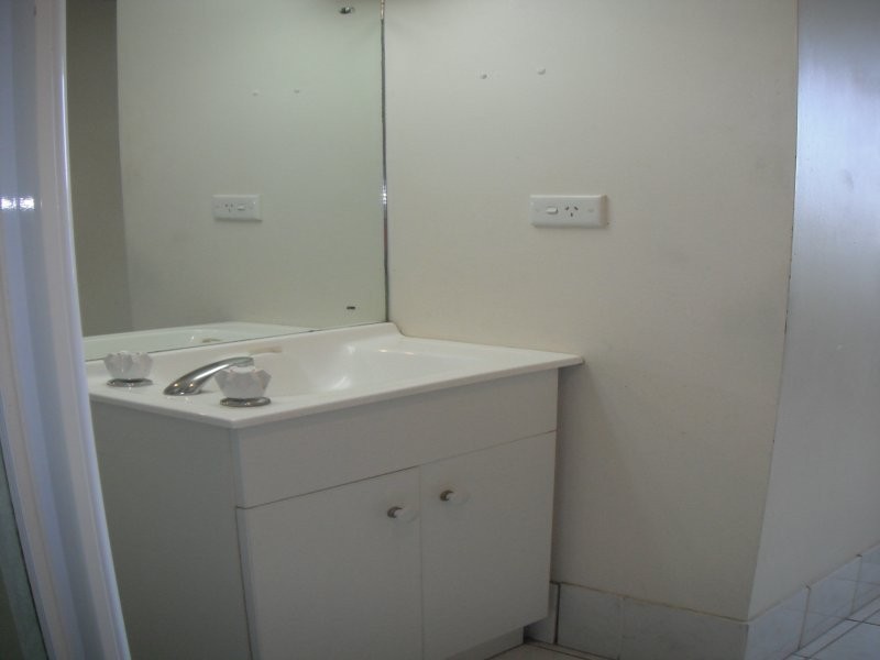 Clear Island Waters QLD 4226