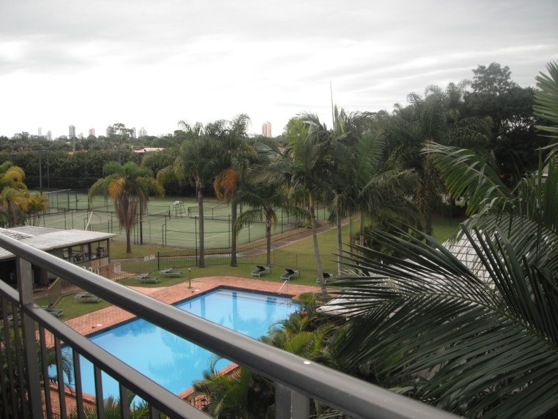 Clear Island Waters QLD 4226