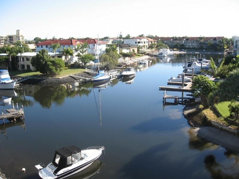 33-37 Madang Crescent, Runaway Bay QLD 4216