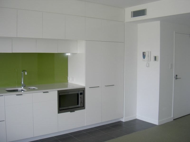 10 Pidgeon Close, West End QLD 4101