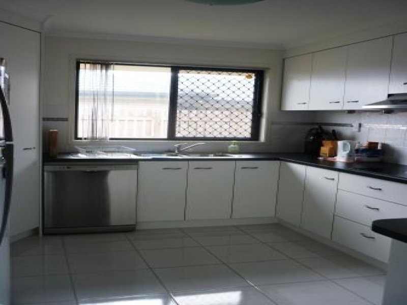 9 Lambour Crt, Point Vernon QLD 4655