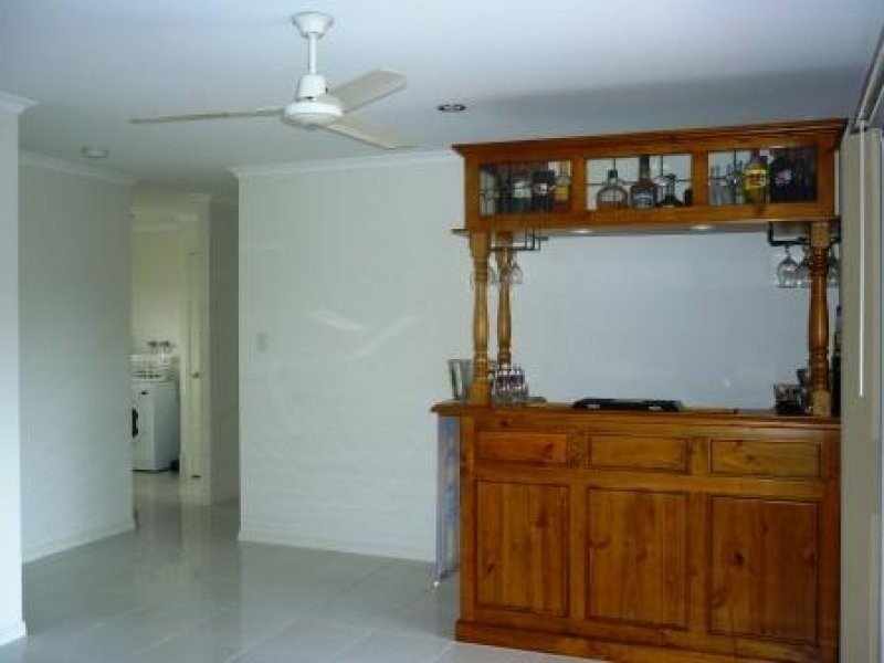 9 Lambour Crt, Point Vernon QLD 4655