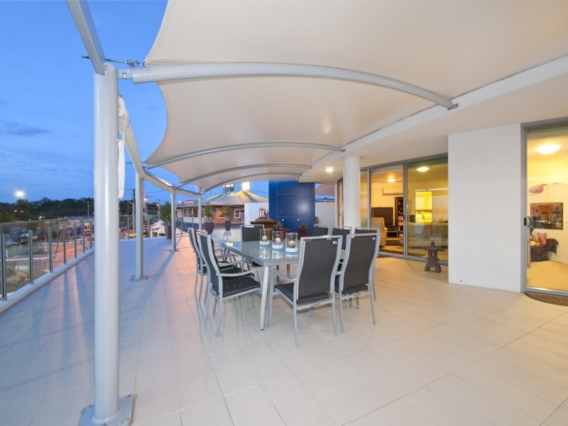 14 Oxley Ave, Woody Point QLD 4019