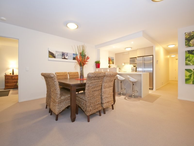 14 Oxley Ave, Woody Point QLD 4019