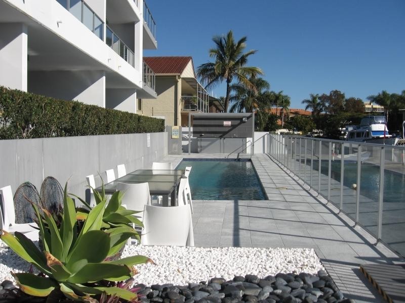 33-37 Madang Crescent, Runaway Bay QLD 4216