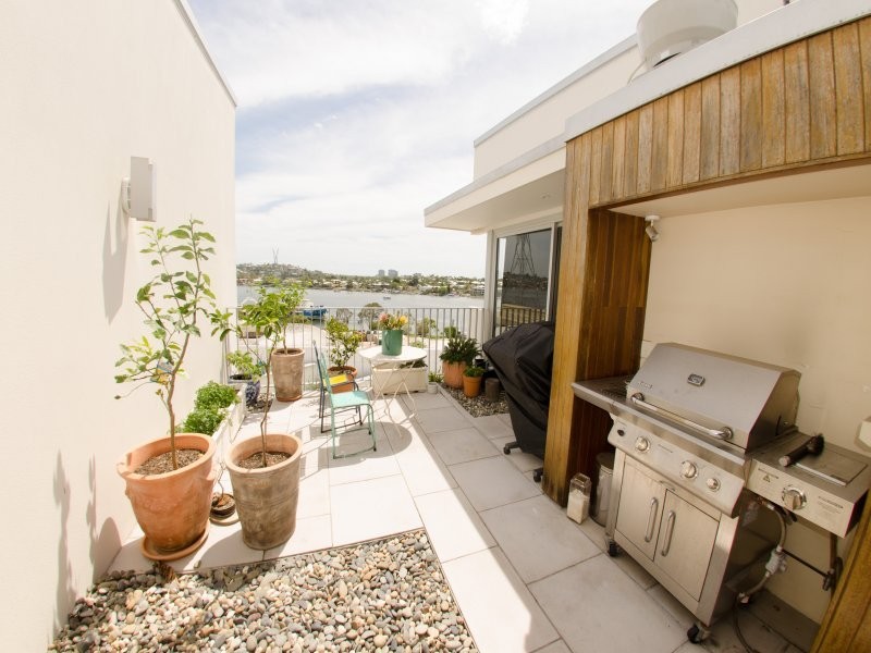 8 Skyring Terrace, Teneriffe QLD 4005