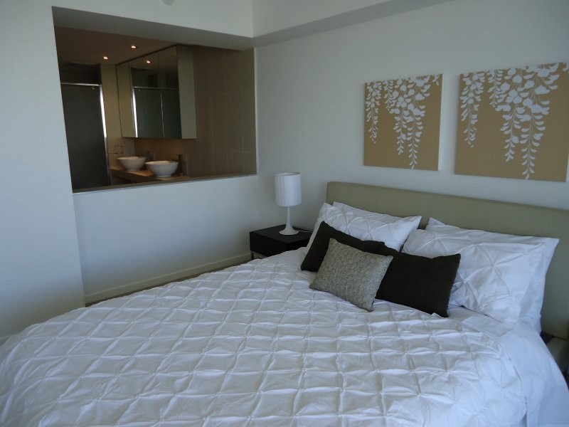 53 Darrambal, Chevron Island QLD 4217