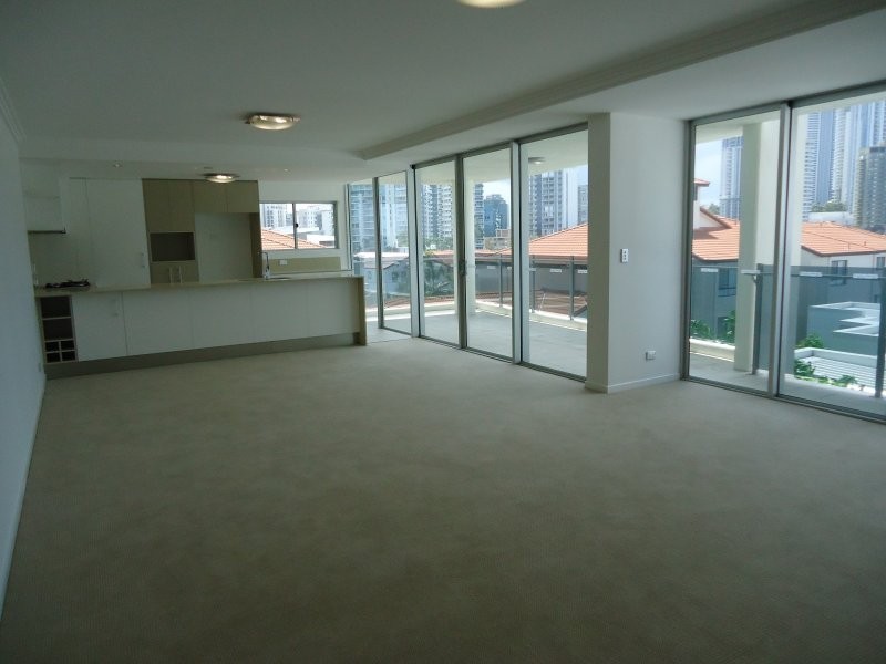 53 Darrambal, Chevron Island QLD 4217