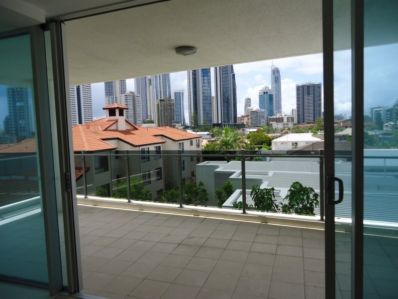 53 Darrambal, Chevron Island QLD 4217