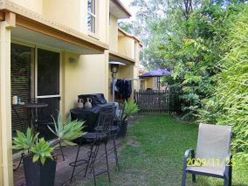 279 Cotlew St. West, Ashmore QLD 4214