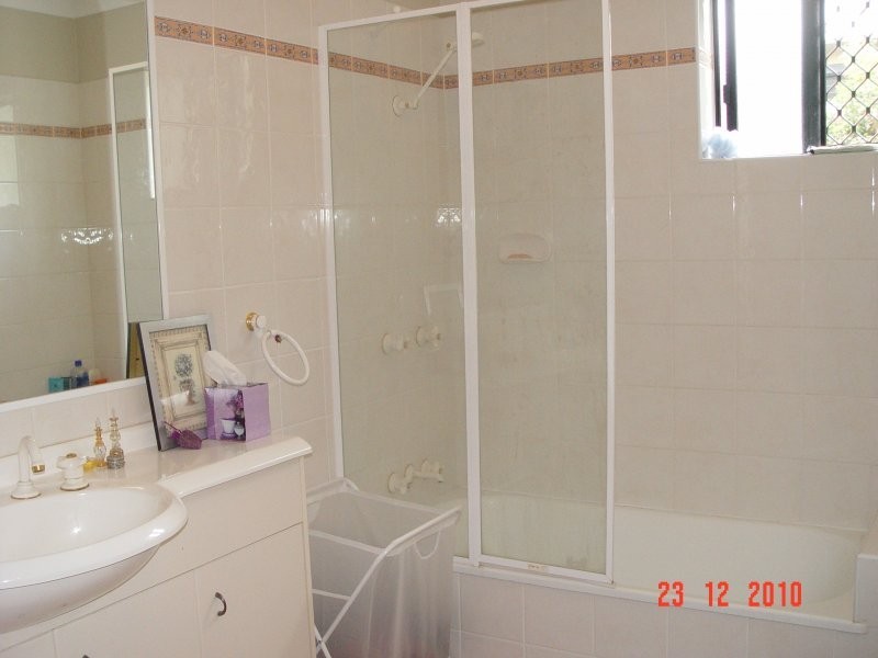 321-325 Hawthorne Road, Hawthorne QLD 4171