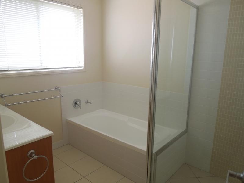 57 Johnston St, Carina QLD 4152