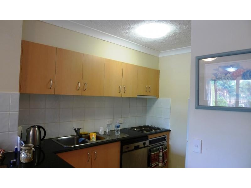 1 / 38 Labrador Street, Labrador QLD 4215