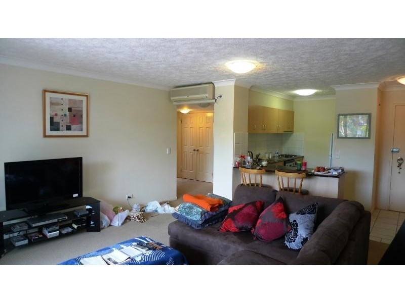 1 / 38 Labrador Street, Labrador QLD 4215