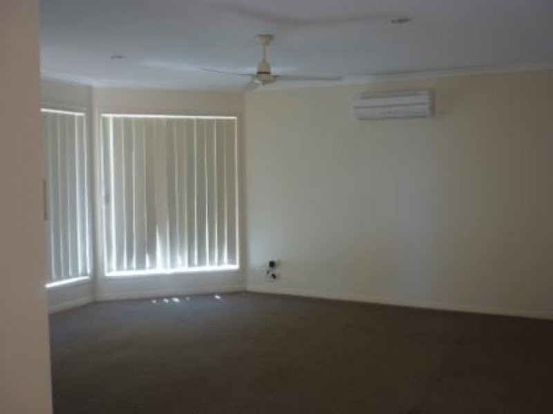 24 Emerald Parkway, Urangan QLD 4655