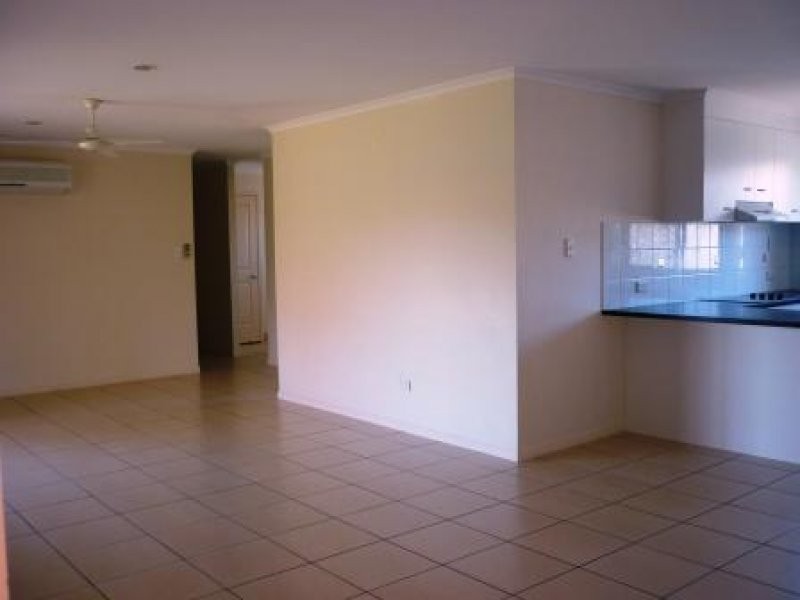 24 Emerald Parkway, Urangan QLD 4655