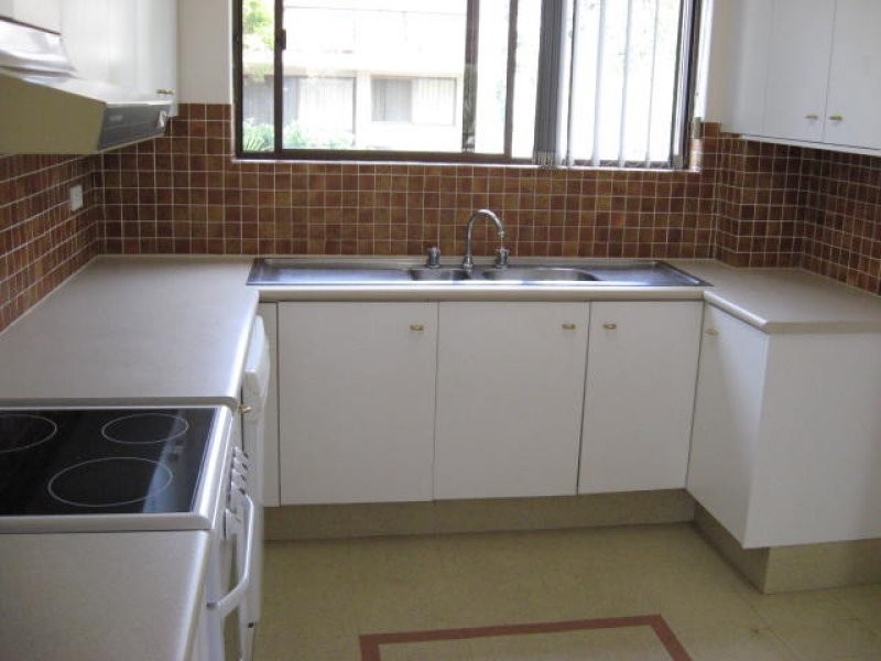 111 Markeri Street, Mermaid Waters QLD 4218