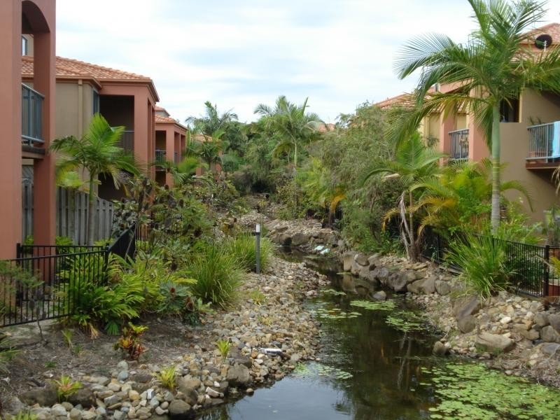 20 Fairway Drive, Clear Island Waters QLD 4226