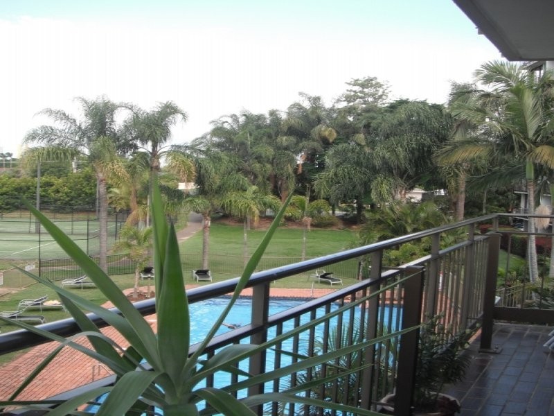 Clear Island Waters QLD 4226