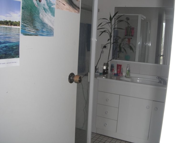 Clear Island Waters QLD 4226