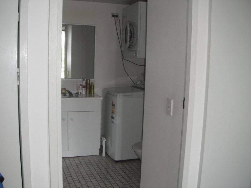 Clear Island Waters QLD 4226