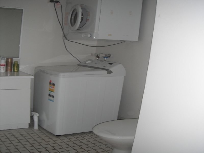 Clear Island Waters QLD 4226