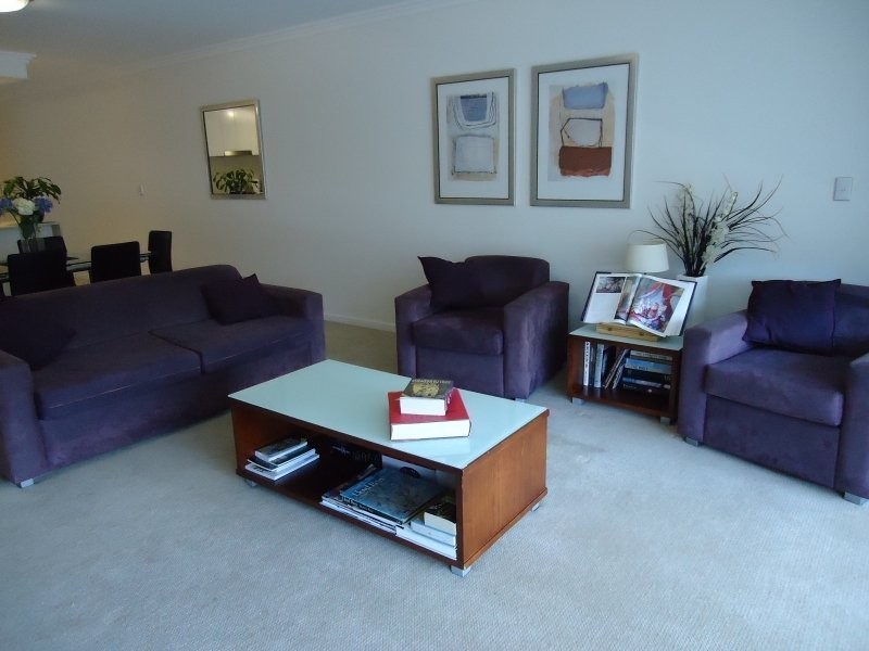 53 Darrambal, Chevron Island QLD 4217