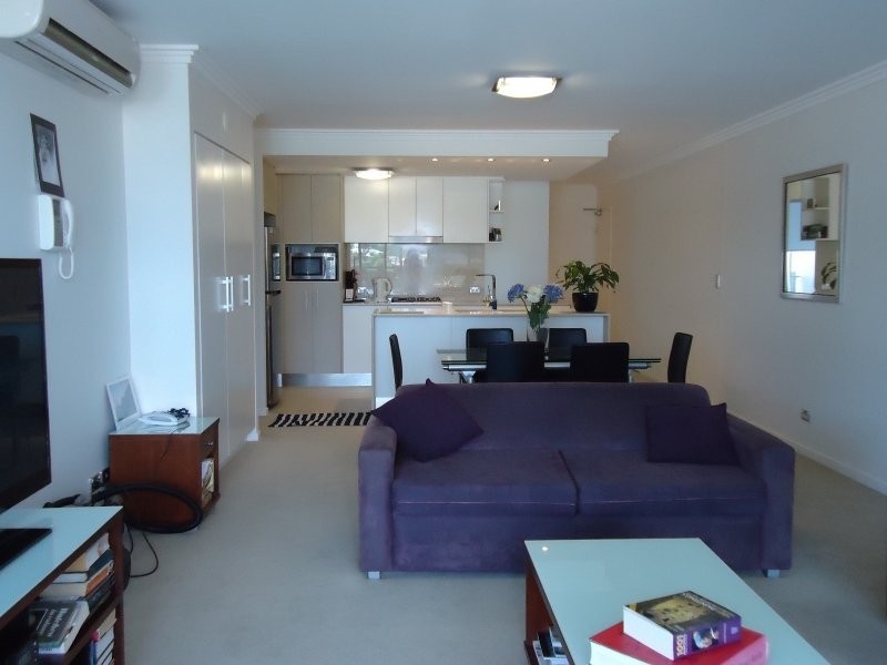 53 Darrambal, Chevron Island QLD 4217