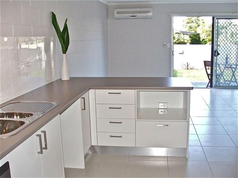 52 Hollywell Road, Biggera Waters QLD 4216