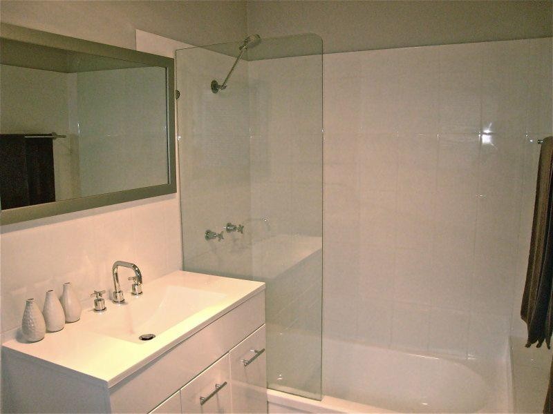 52 Hollywell Road, Biggera Waters QLD 4216