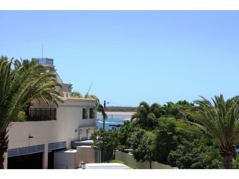 38 Labrador Street, Labrador QLD 4215