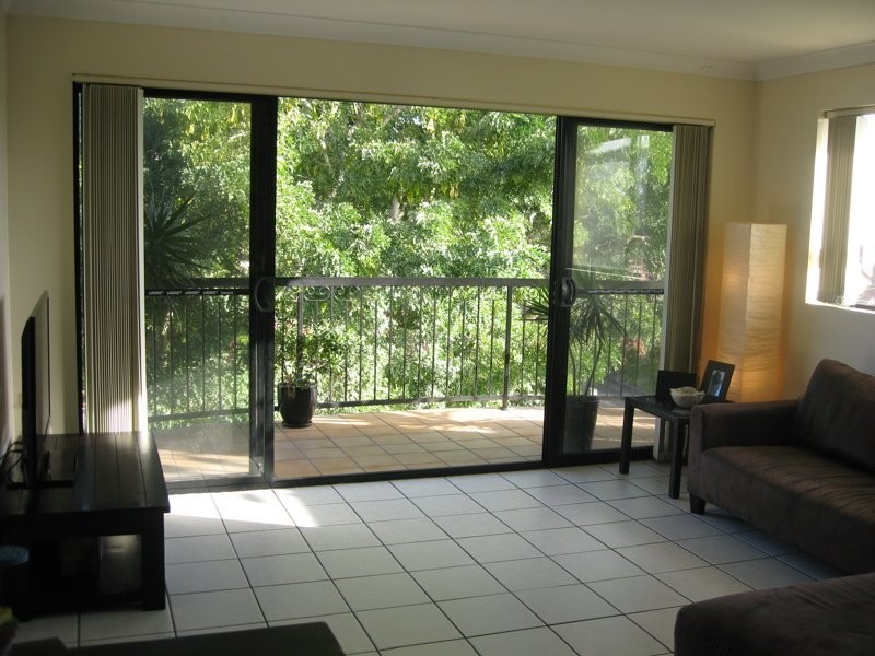 2 Henry Street, Redcliffe QLD 4020