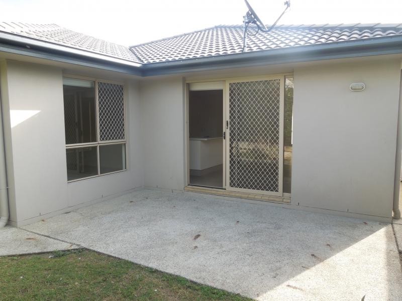 4 Johnston St, Carina QLD 4152