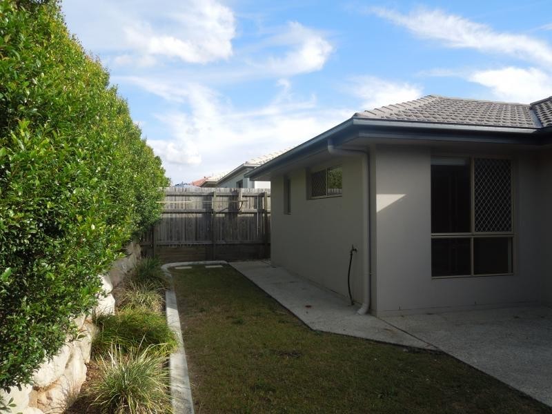 4 Johnston St, Carina QLD 4152