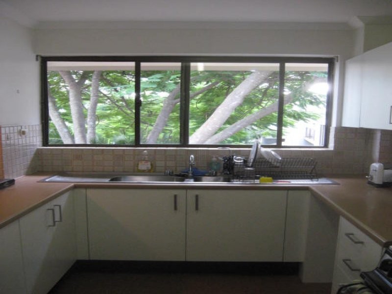 111 Markeri Street, Mermaid Waters QLD 4218