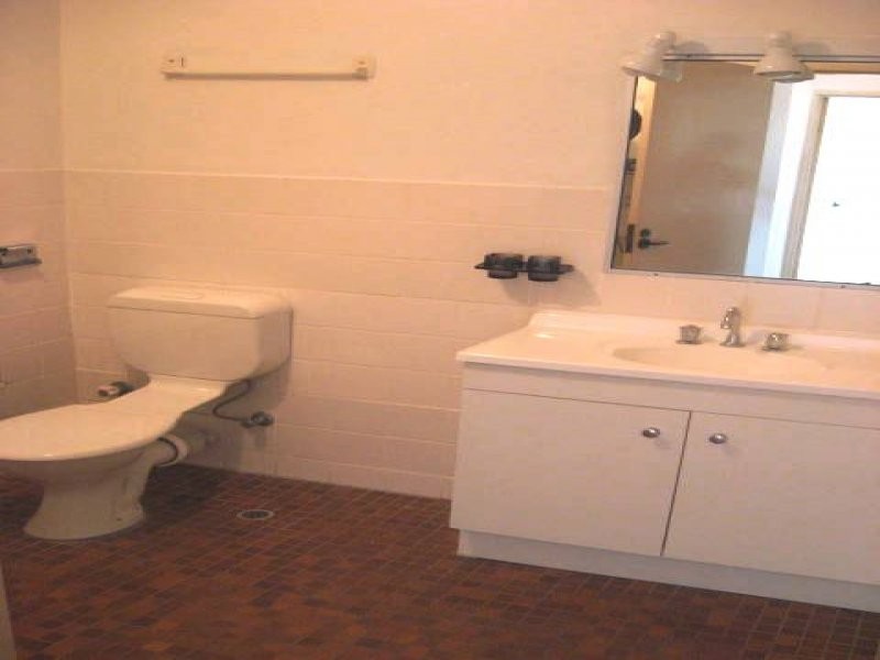 111 Markeri Street, Mermaid Waters QLD 4218