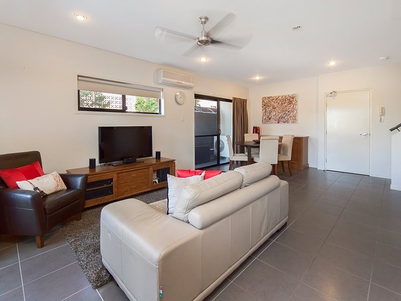 28 Hood Street, Sherwood QLD 4075