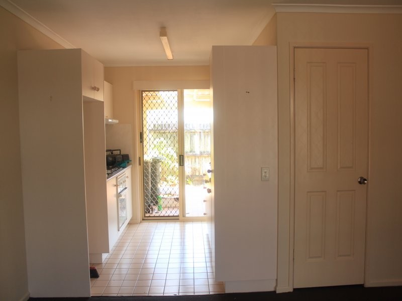 30 Meadowlands Rd, Carindale QLD 4152