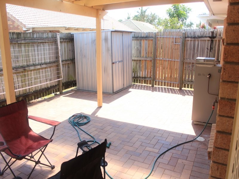 30 Meadowlands Rd, Carindale QLD 4152