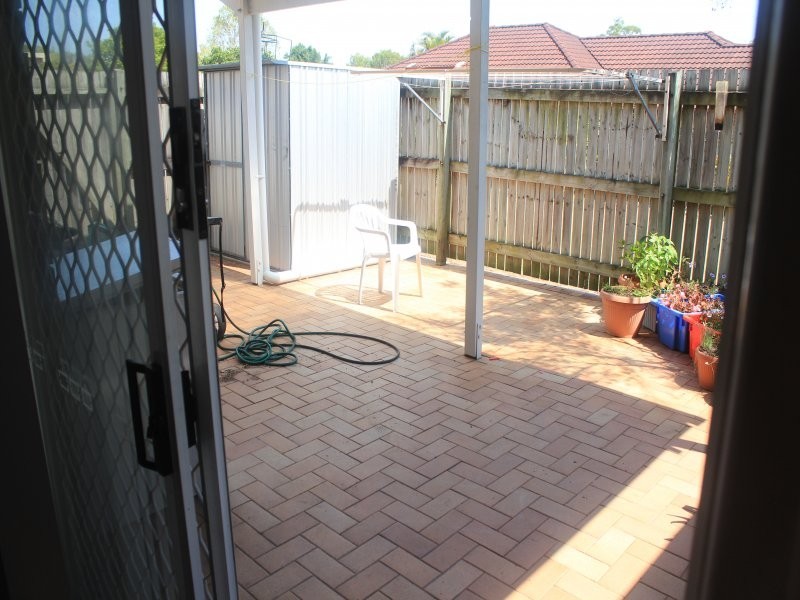 30 Meadowlands Rd, Carindale QLD 4152