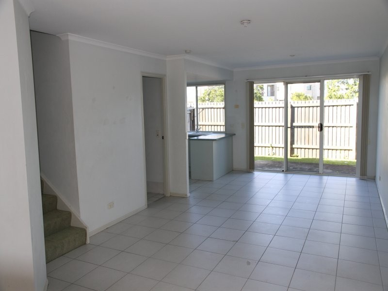 643 Pine Ridge Road, Biggera Waters QLD 4216