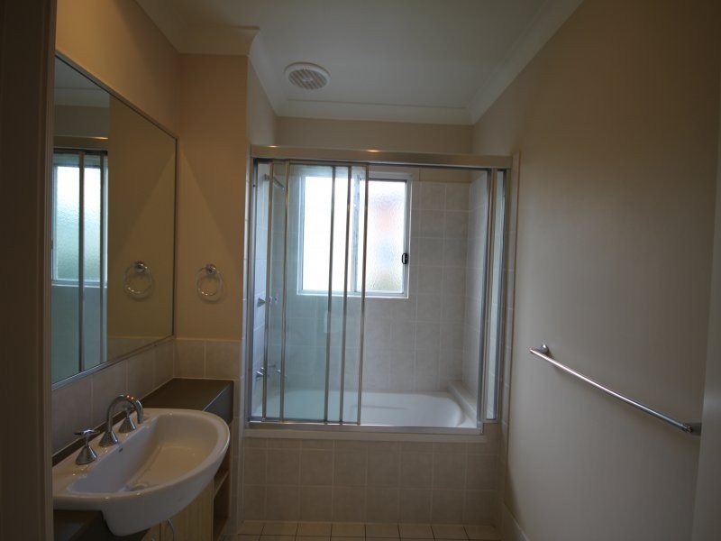 1 Sauvignon Parade, Upper Coomera QLD 4209