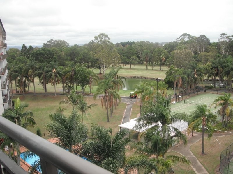 Clear Island Waters QLD 4226