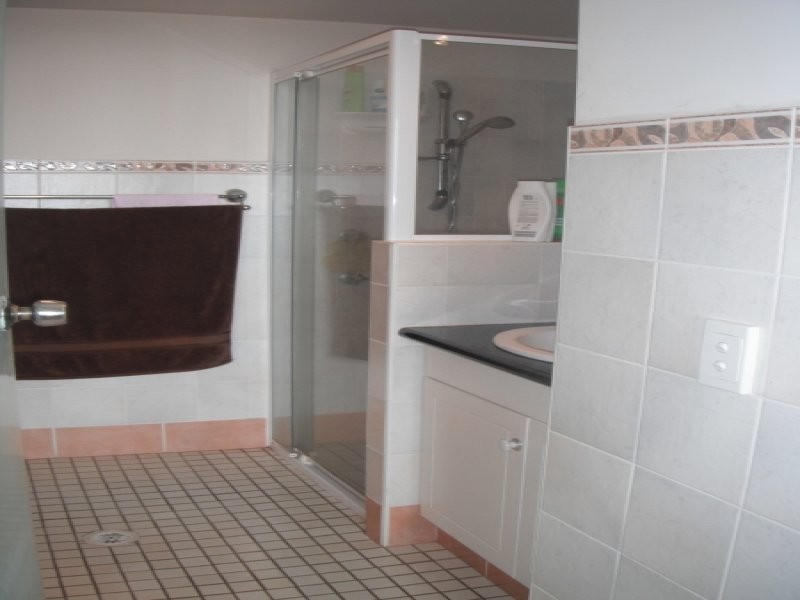 Clear Island Waters QLD 4226