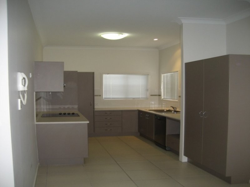 2 Toohey Street, Pacific Pines QLD 4211