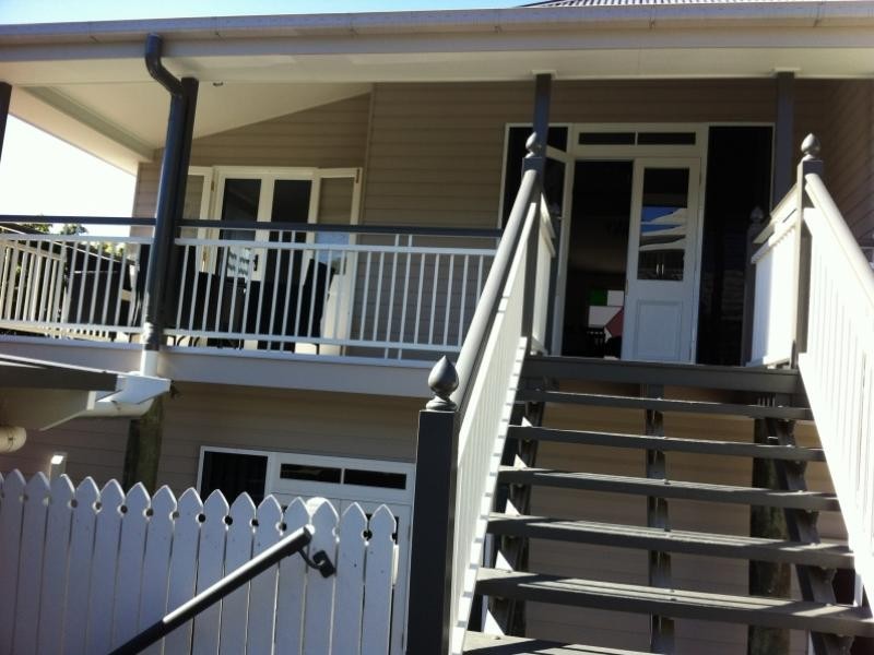 12 Kings Road, Taringa QLD 4068