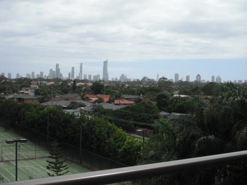 Clear Island Waters QLD 4226