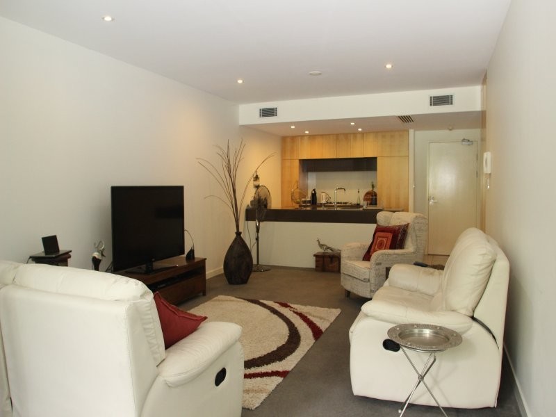 10 Pidgeon Close, West End QLD 4101