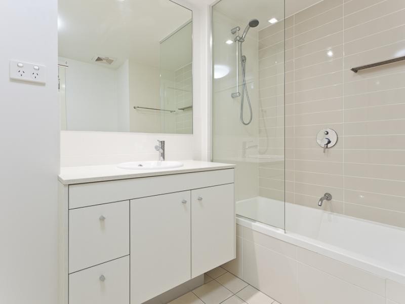 16 Surbiton Court, Carindale QLD 4152